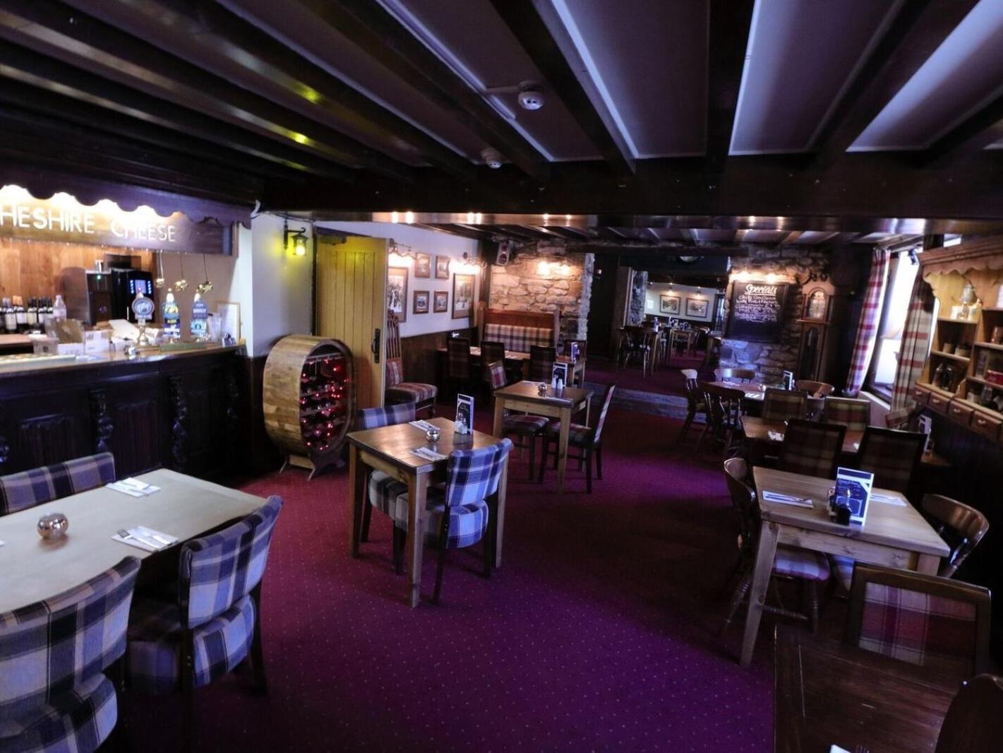 Ye Olde Cheshire Cheese Inn Castleton  Buitenkant foto