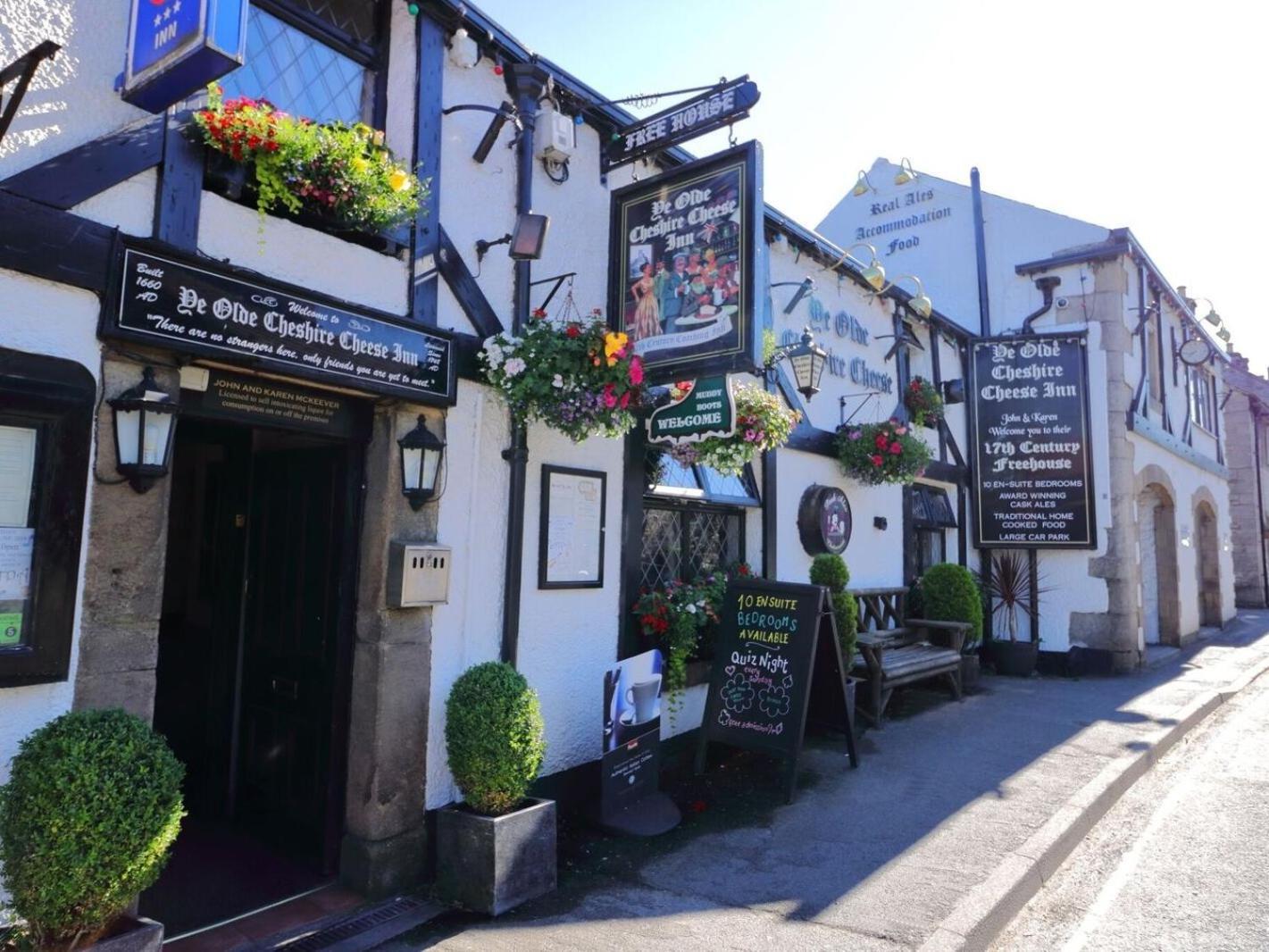 Ye Olde Cheshire Cheese Inn Castleton  Buitenkant foto